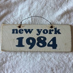 Brandy Melville “new york 1984” Wooden Sign